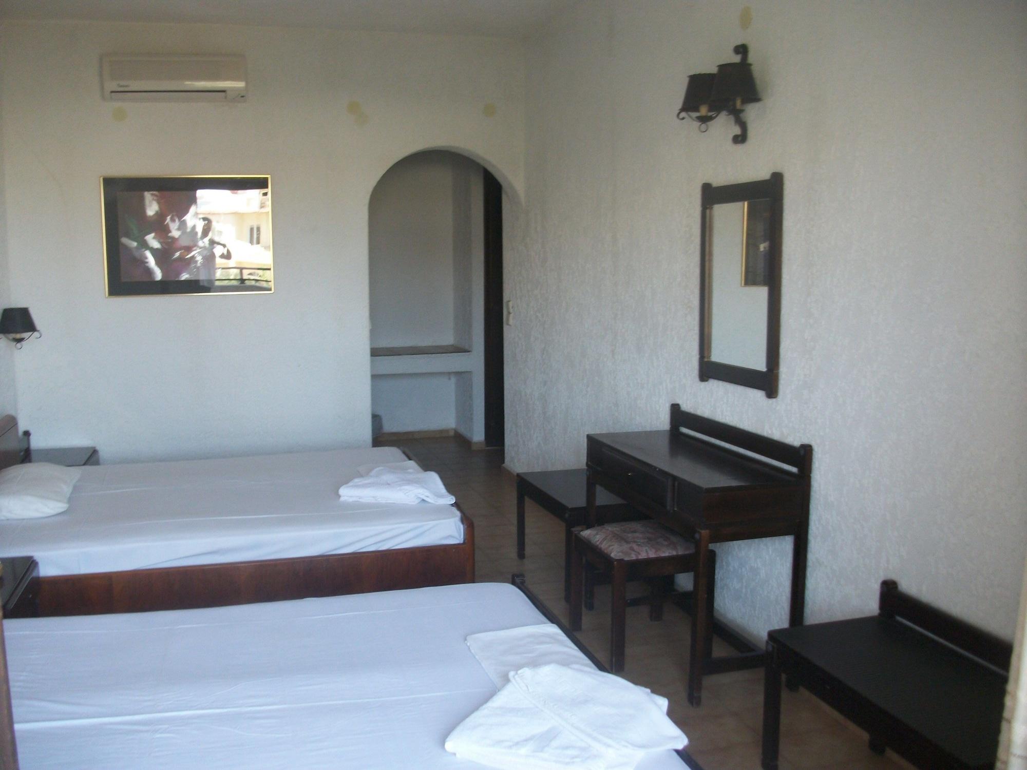 Efi Hotel Μάλια Εξωτερικό φωτογραφία